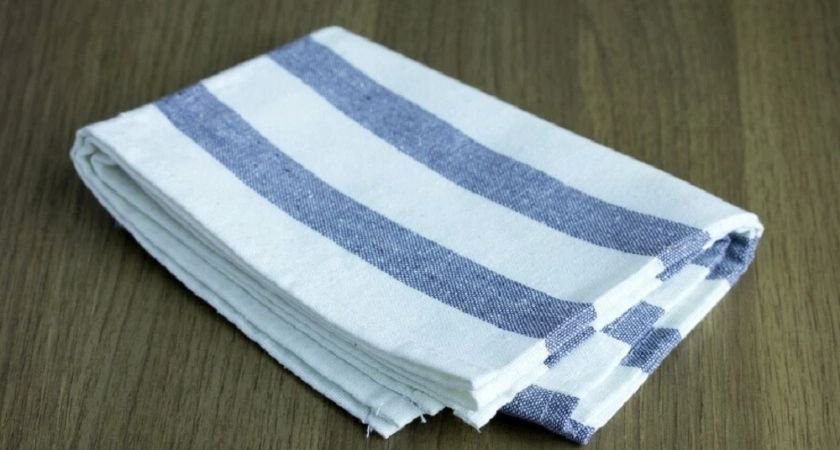 "Как я вернула кухонным полотенцам чистоту и свежесть с помощью уксуса и горчицы": 2 действенных способа чистки