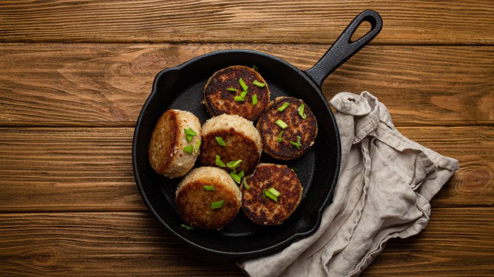 Котлеты выходят жирными из-за этого продукта: его кладут в фарш 99% хозяек