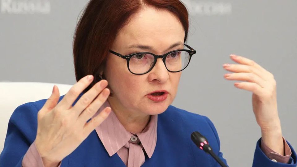 Глава ЦБ России предупреждает о рисках для рублевых сбережений