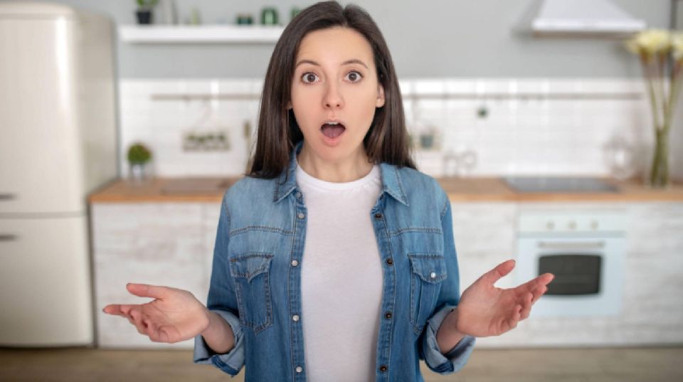 Этим способом вовсю пользуются водители: хитрость с маслом выручит хозяек на кухне