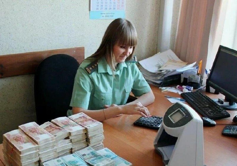 С 2026 года приставы будут списывать деньги с всех счетов должников