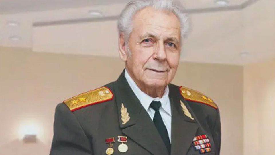 Три простых упражнения для здоровья и бодрости после 50: секреты доктора Неумывакина