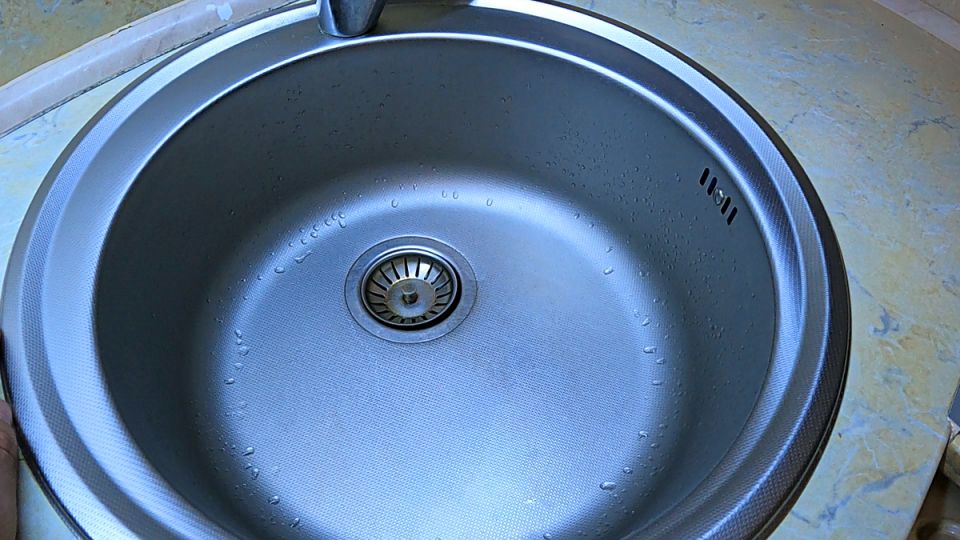 Плавная профилактика засоров в кухонной канализации как спокойное наблюдение за бытовой инженерией