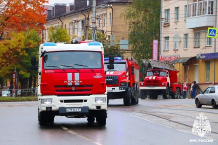 Сегодня в центре Смоленска будет проведено тренировочное пожарно-тактическое учение по тушению условного пожара в высотном здании