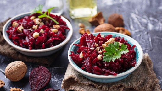 Как в дорогом ресторане: приготовьте этот фантастически вкусный салат из свеклы