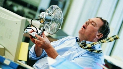 Как пережить жару в офисе: права работников и действия работодателя