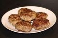 Как приготовить рубленые котлеты из филе курицы с сыром и помидорами