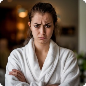 Тайны домашнего спокойствия: как сестра открыла глаза на реальность двух беззаботных лет