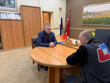 Александр Новиков: Встретился с депутатом Смоленского городского Совета Романом Жолобовым, который представляет 10-й избирательный округ