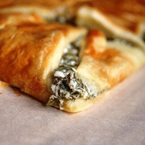 Пирог с щавелем и козьим сыром: быстро, вкусно и просто