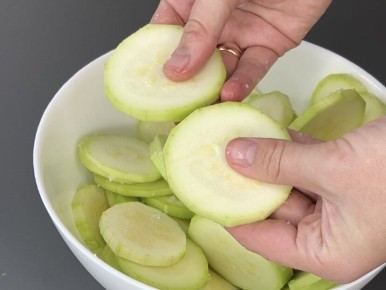 Откройте секрет кабачковой закуски, которая станет летним хитом на вашем столе