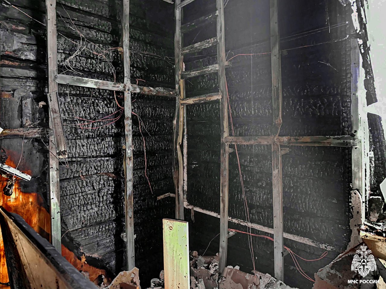 Утренний пожар в двухквартирном доме