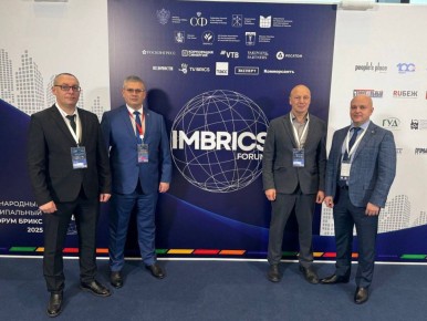 Александр Новиков: Вместе с коллегами - главами муниципальных округов Смоленской области – принимаю участие в международном муниципальном форуме БРИКС-2025 в Санкт-Петербурге