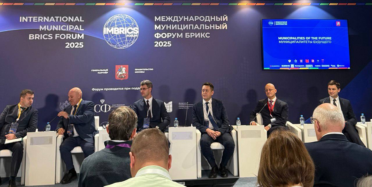 Александр Новиков: Вместе с коллегами - главами муниципальных округов Смоленской области – принимаю участие в международном муниципальном форуме БРИКС-2025 в Санкт-Петербурге Александр Новиков: Вместе с коллегами - главами муниципальных округов Смоленской области – принимаю участие в международном муниципальном форуме БРИКС-2025 в Санкт-Петербурге