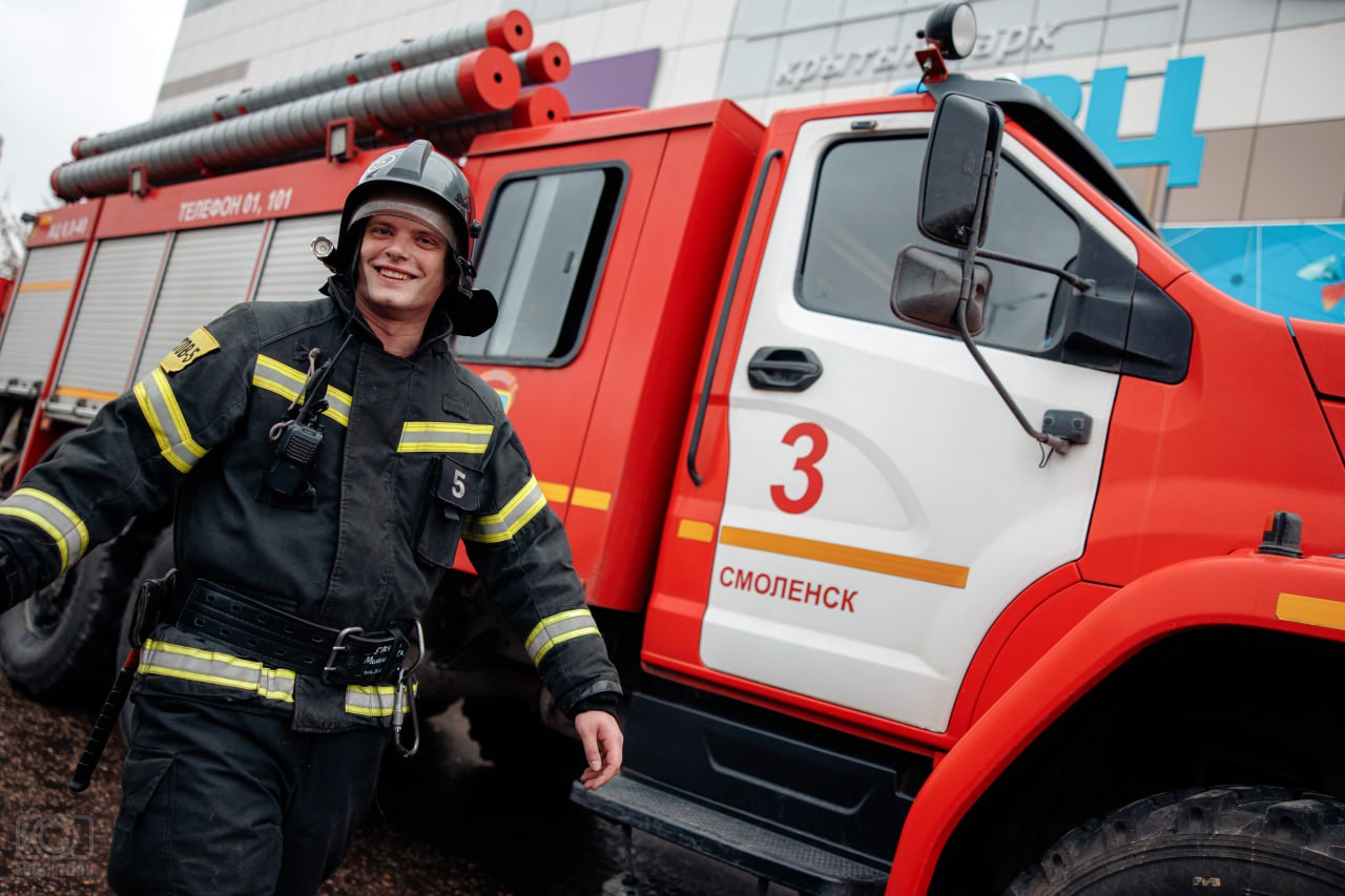 И без дыма и без огня:. Смоленские спасатели отработали ликвидацию условного возгорания в ТРЦ "Галактика", эвакуировав из задымленного помещения пострадавших оперативно, шустро, а главное - безумно фотогенично Еще одни мои... И без дыма и без огня:. Смоленские спасатели отработали ликвидацию условного возгорания в ТРЦ "Галактика", эвакуировав из задымленного помещения пострадавших оперативно, шустро, а главное - безумно фотогенично Еще одни мои...