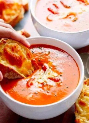 Нежный томатный суп-пюре: уютный вкус летнего сада