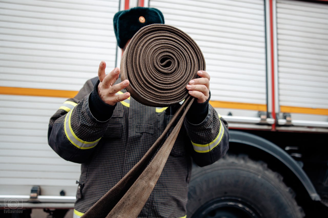 И без дыма и без огня:. Смоленские спасатели отработали ликвидацию условного возгорания в ТРЦ "Галактика", эвакуировав из задымленного помещения пострадавших оперативно, шустро, а главное - безумно фотогенично Еще одни мои... И без дыма и без огня:. Смоленские спасатели отработали ликвидацию условного возгорания в ТРЦ "Галактика", эвакуировав из задымленного помещения пострадавших оперативно, шустро, а главное - безумно фотогенично Еще одни мои...