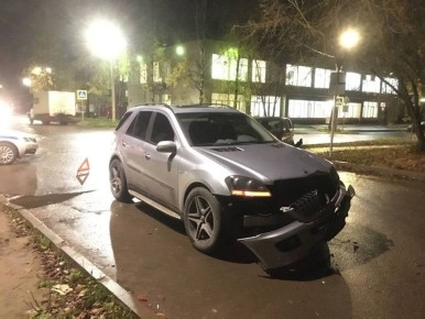 Второе ДТП произошло 31.10.2025 около 18 часов 30 минут в районе дома 36 «Г» по улице Воробьева в городе Смоленске