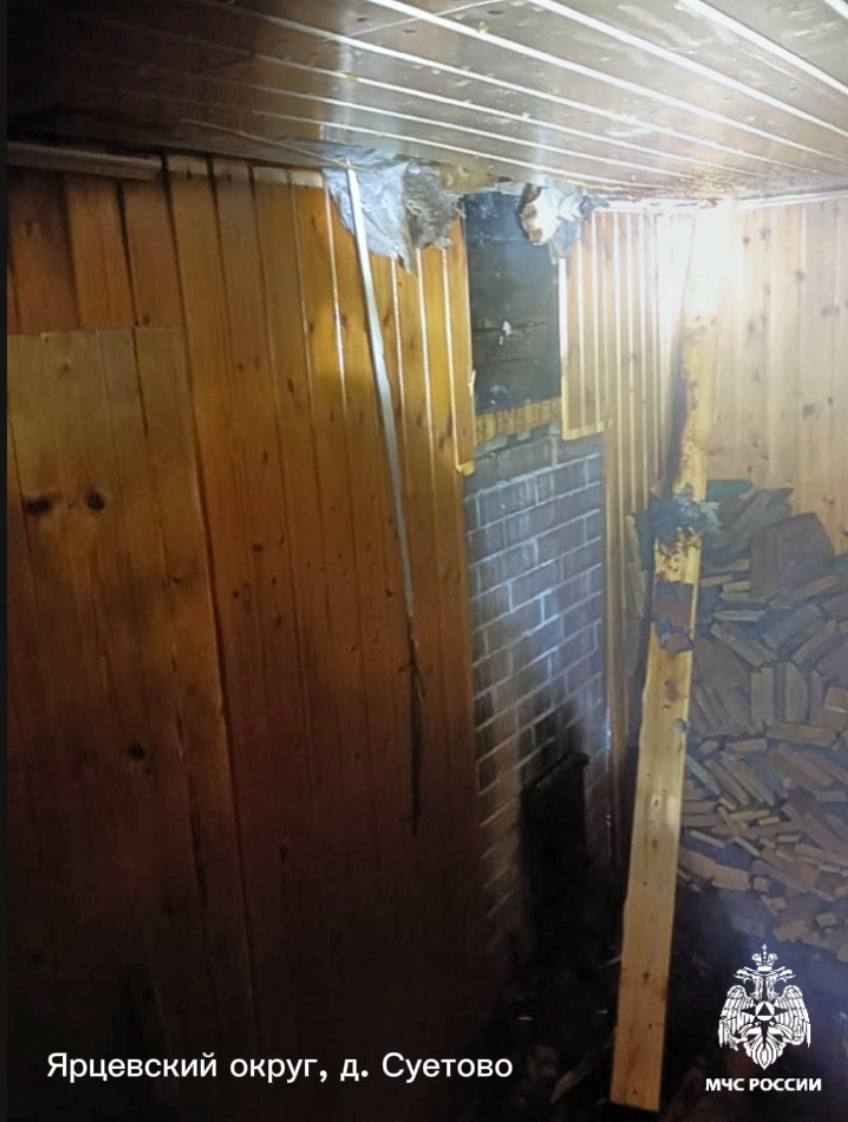 За один вечер пожарные трижды выезжали на тушение возгораний в банях За один вечер пожарные трижды выезжали на тушение возгораний в банях