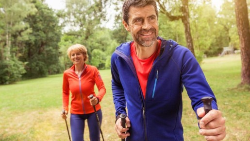 Отсрочит старость: почему вам стоит ходить быстрее