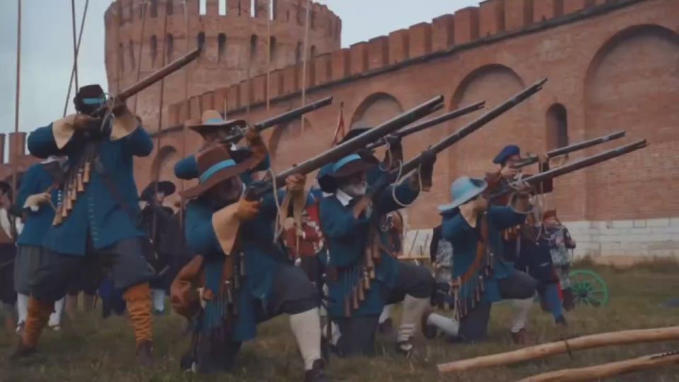 Двадцать лет назад Россия впервые отметила День народного единства как государственный праздник, символизирующий историческую преемственность и гражданскую солидарность, несгибаемый дух и любовь к родной земле, стремление...