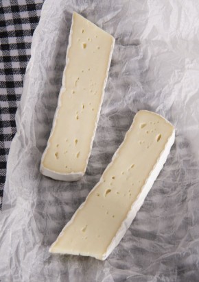 Сыры с белой плесенью: Бри и Камамбер