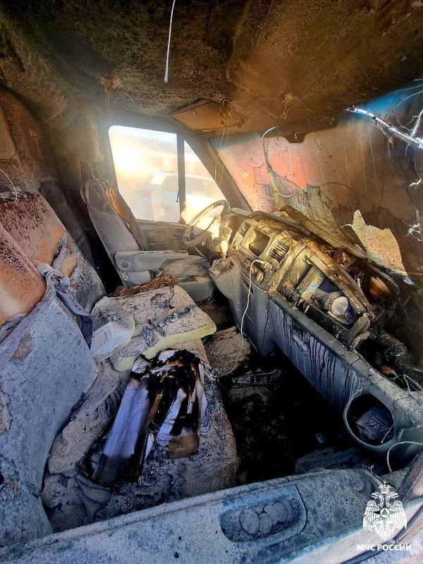 На улице Шевченко в районе дома 87А в Смоленске на ходу загорелся микроавтобус