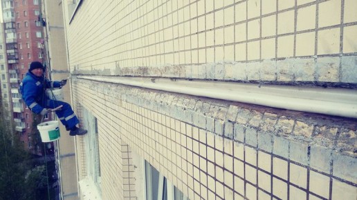 Как справиться с холодом и сыростью в панельных домах: права жильцов и действия управляющих компаний