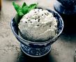 Мороженое с черным кунжутом