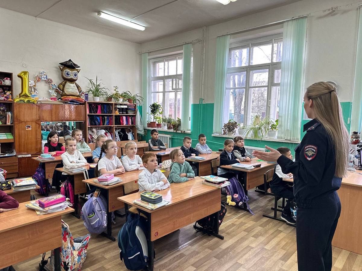 В Рославле для школьников проведена профилактическая акция «Засветись» В Рославле для школьников проведена профилактическая акция «Засветись»