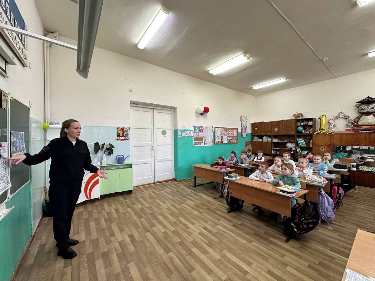 В Рославле для школьников проведена профилактическая акция «Засветись» В Рославле для школьников проведена профилактическая акция «Засветись»