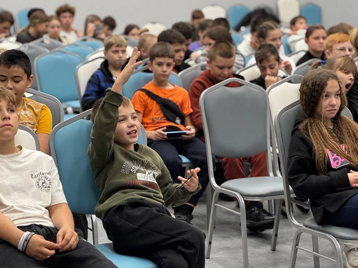 В социально-оздоровительном центре «Голоёвка» прошла акция «Осенние дороги. Дети. Безопасность» В социально-оздоровительном центре «Голоёвка» прошла акция «Осенние дороги. Дети. Безопасность»