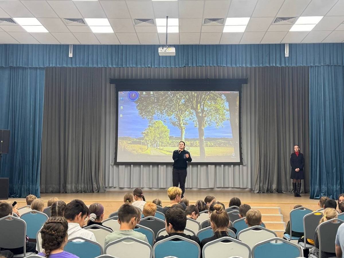 В социально-оздоровительном центре «Голоёвка» прошла акция «Осенние дороги. Дети. Безопасность» В социально-оздоровительном центре «Голоёвка» прошла акция «Осенние дороги. Дети. Безопасность»