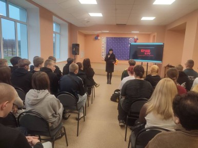 Сотрудники Госавтоинспекции МО МВД России «Дорогобужский» провели «Краш-курс» для студентов техникума