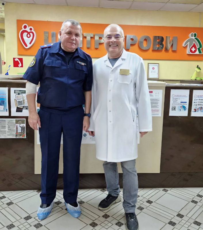 В преддверии Всемирного дня доброты руководитель и сотрудники следственного управления Следственного комитета Российской Федерации по Смоленской области приняли участие в традиционной акции по сдаче крови