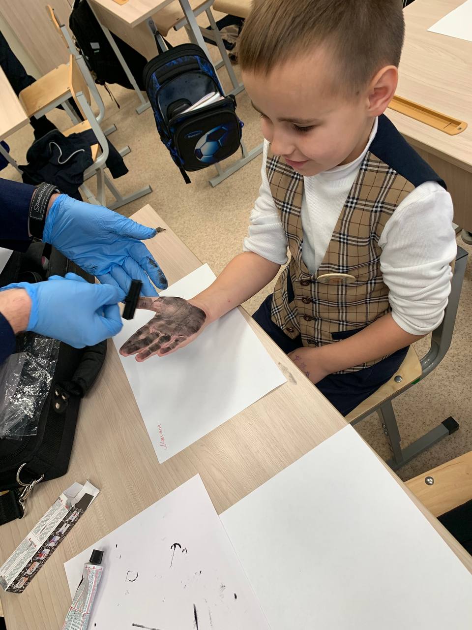 Сотрудники смоленского СК навестили учеников МБОУ «Многопрофильный лицей города Смоленска» и провели познавательное занятие Сотрудники смоленского СК навестили учеников МБОУ «Многопрофильный лицей города Смоленска» и провели познавательное занятие