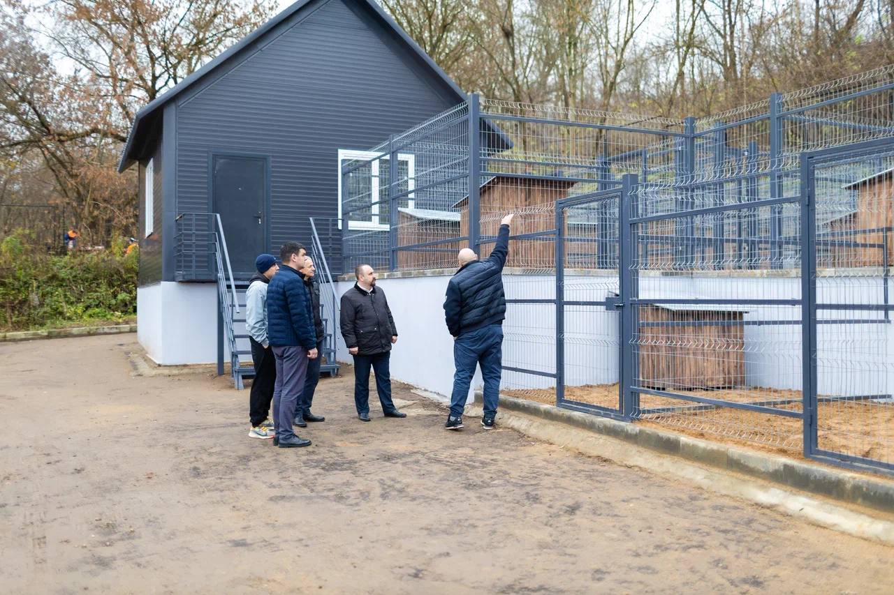 Александр Новиков: Построили пункт временного содержания безнадзорных животных, подозреваемых в заболевании бешенством Александр Новиков: Построили пункт временного содержания безнадзорных животных, подозреваемых в заболевании бешенством