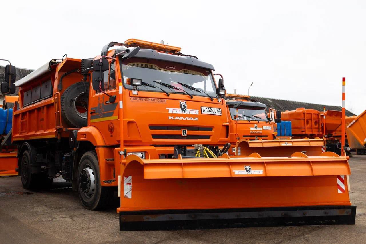 Коммунальные службы Смоленска завершили подготовку техники и материалов для обеспечения работы в зимний период