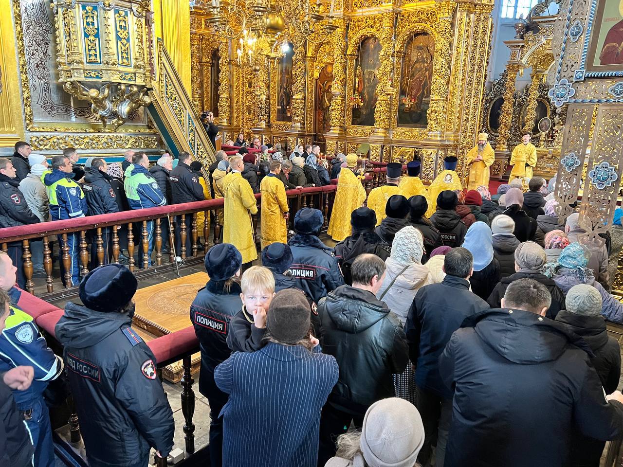 В Смоленске сотрудники Госавтоинспекции приняли участие в богослужении по погибшим в ДТП В Смоленске сотрудники Госавтоинспекции приняли участие в богослужении по погибшим в ДТП