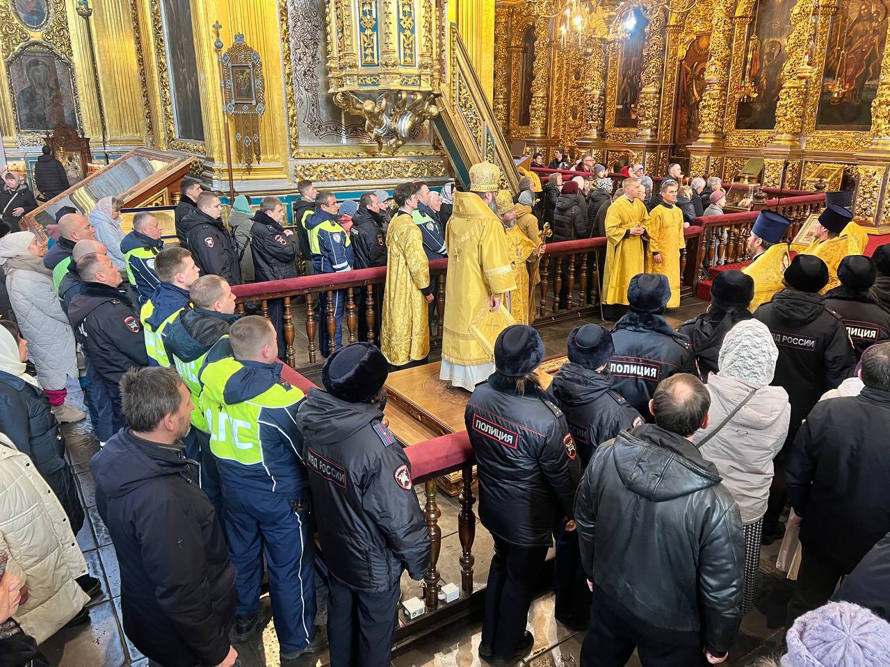 В Смоленске сотрудники Госавтоинспекции приняли участие в богослужении по погибшим в ДТП В Смоленске сотрудники Госавтоинспекции приняли участие в богослужении по погибшим в ДТП