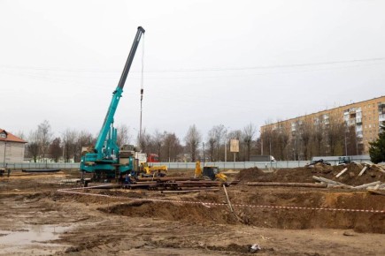 Мониторинг строительства будущего физкультурно-оздоровительного комплекса «Термолэнд Дельфин» ведется как в режиме реального времени через камеры видеонаблюдения, так и в ходе выездных проверок