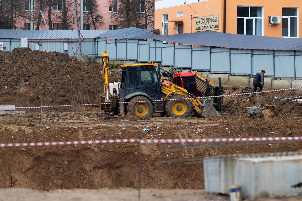 Мониторинг строительства будущего физкультурно-оздоровительного комплекса «Термолэнд Дельфин» ведется как в режиме реального времени через камеры видеонаблюдения, так и в ходе выездных проверок Мониторинг строительства будущего физкультурно-оздоровительного комплекса «Термолэнд Дельфин» ведется как в режиме реального времени через камеры видеонаблюдения, так и в ходе выездных проверок