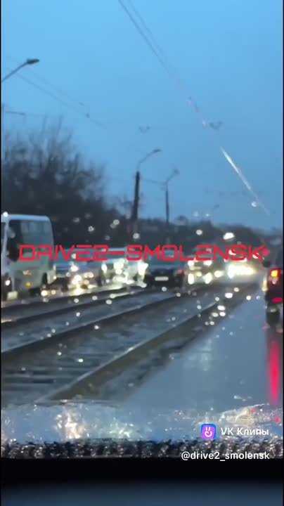 Сложные погодные условия в Смоленске привели сегодня к утренним ДТП