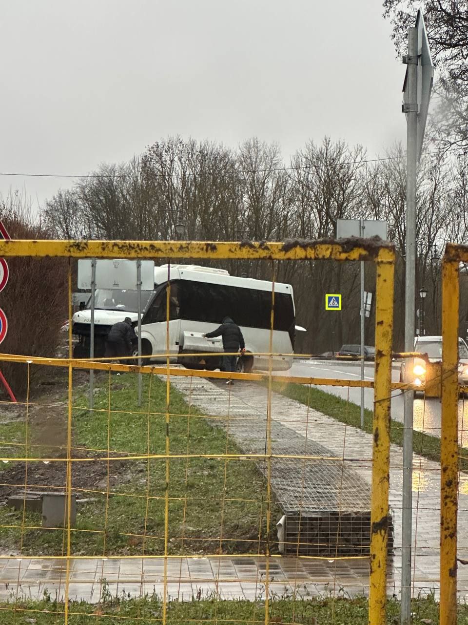 Сложные погодные условия в Смоленске привели сегодня к утренним ДТП Сложные погодные условия в Смоленске привели сегодня к утренним ДТП