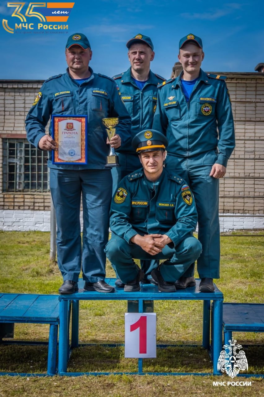 #ЛицаМЧС. Максим Слесарев - командир отделения в 13 пожарно-спасательной части Рославля Смоленской области #ЛицаМЧС. Максим Слесарев - командир отделения в 13 пожарно-спасательной части Рославля Смоленской области