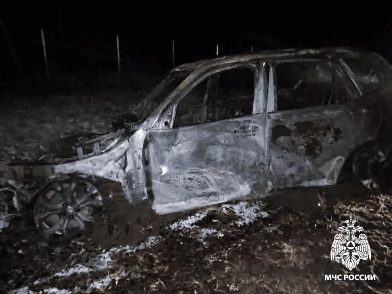 На 496-м километре автодороги М-1 в Смоленском округе загорелся легковой автомобиль