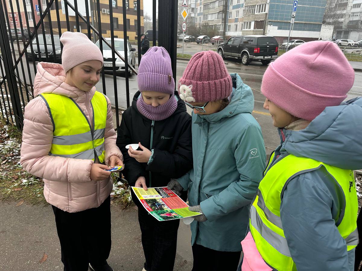 В Смоленске прошла акция «Соблюдай ПДД – в школу без ДТП» В Смоленске прошла акция «Соблюдай ПДД – в школу без ДТП»