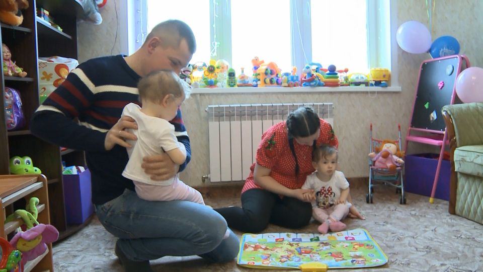 Смолянам сообщили график выплат декабрьских детских пособий