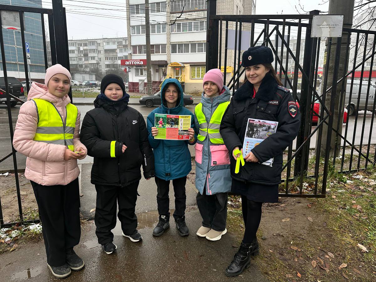 В Смоленске прошла акция «Соблюдай ПДД – в школу без ДТП»