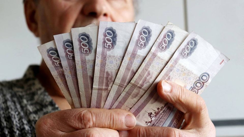 Когда начинать копить на пенсию: советы депутата Никитина